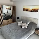 Glamroom