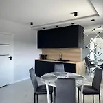 Glamroom
