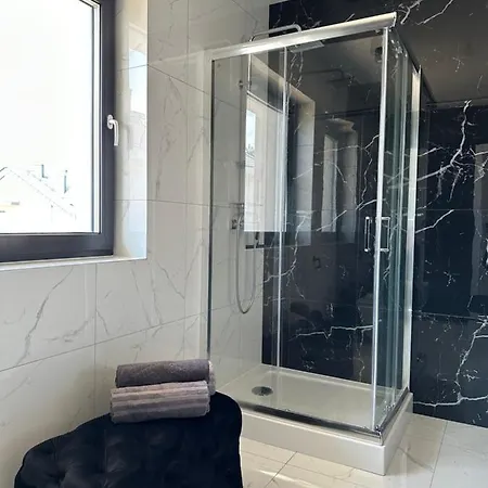 Glamroom