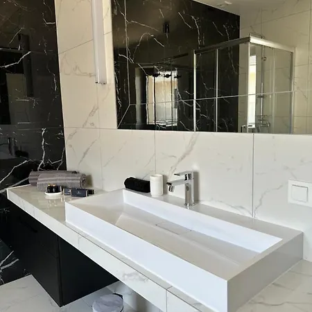 Apartment Glamroom *