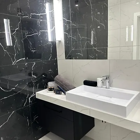 Glamroom