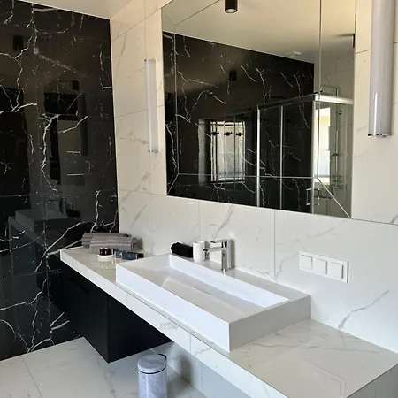Glamroom *